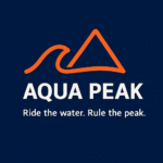 Aqua Peak logó sötét háttéren, színes ikon és szöveg